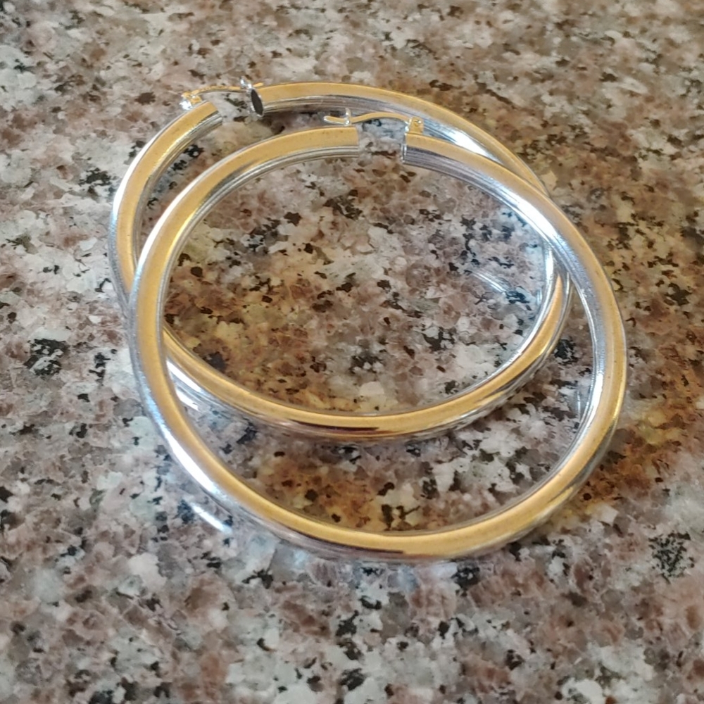earrings - Picture 3 of 4